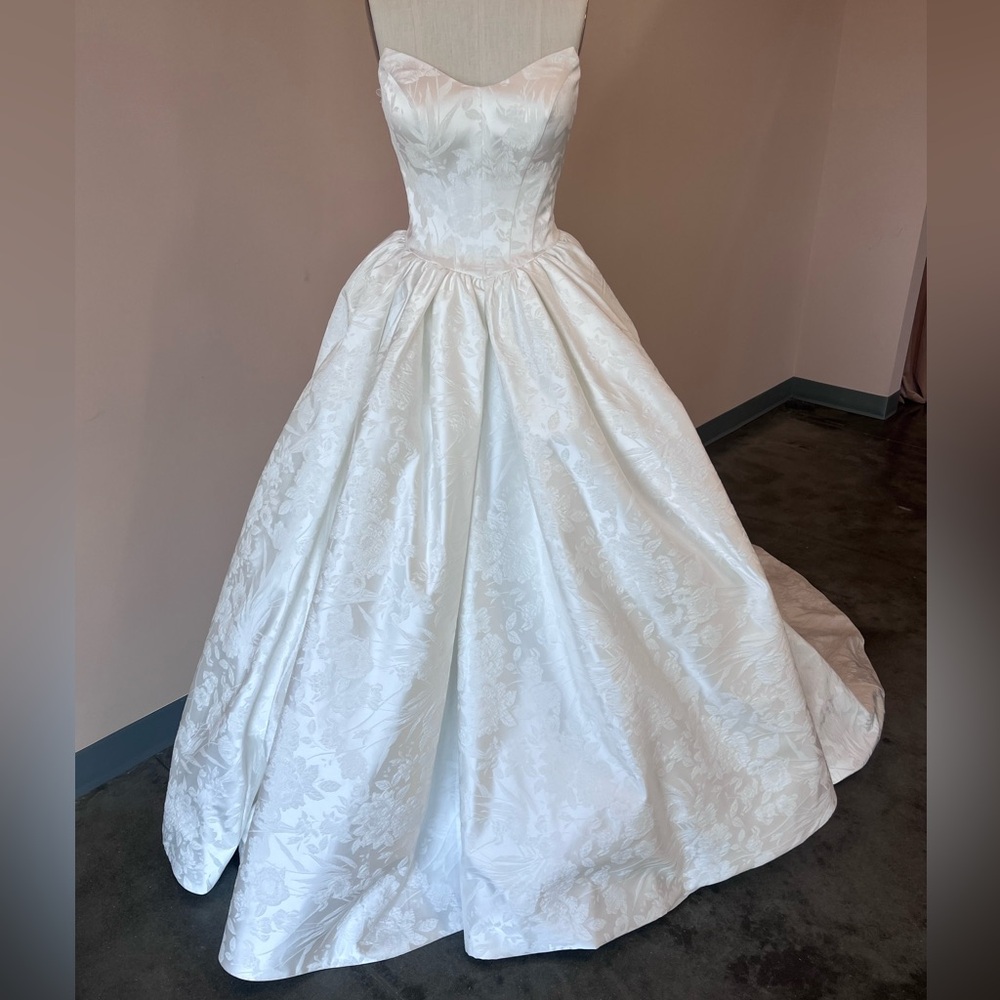 La Premiere ‘Alma’ Wedding Dress